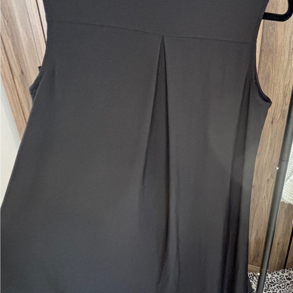 Little black dress with gold buttons - Picture 6 of 7